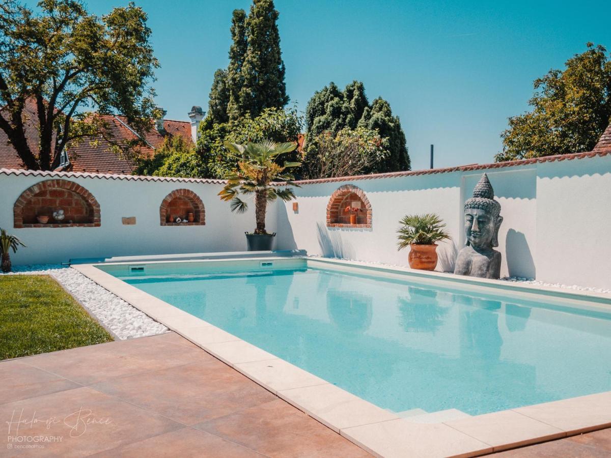 Apartment Moai Sarvar