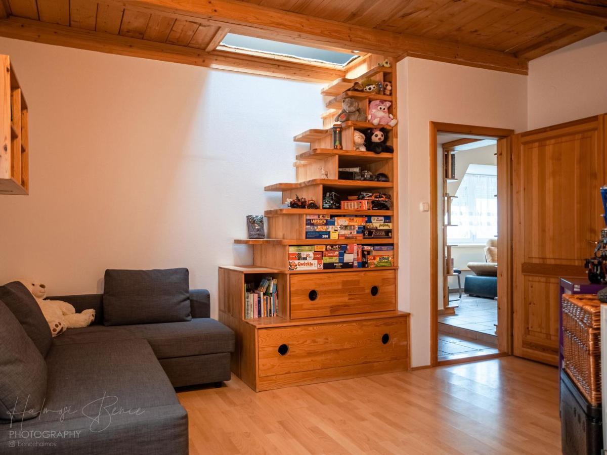 Apartment Moai