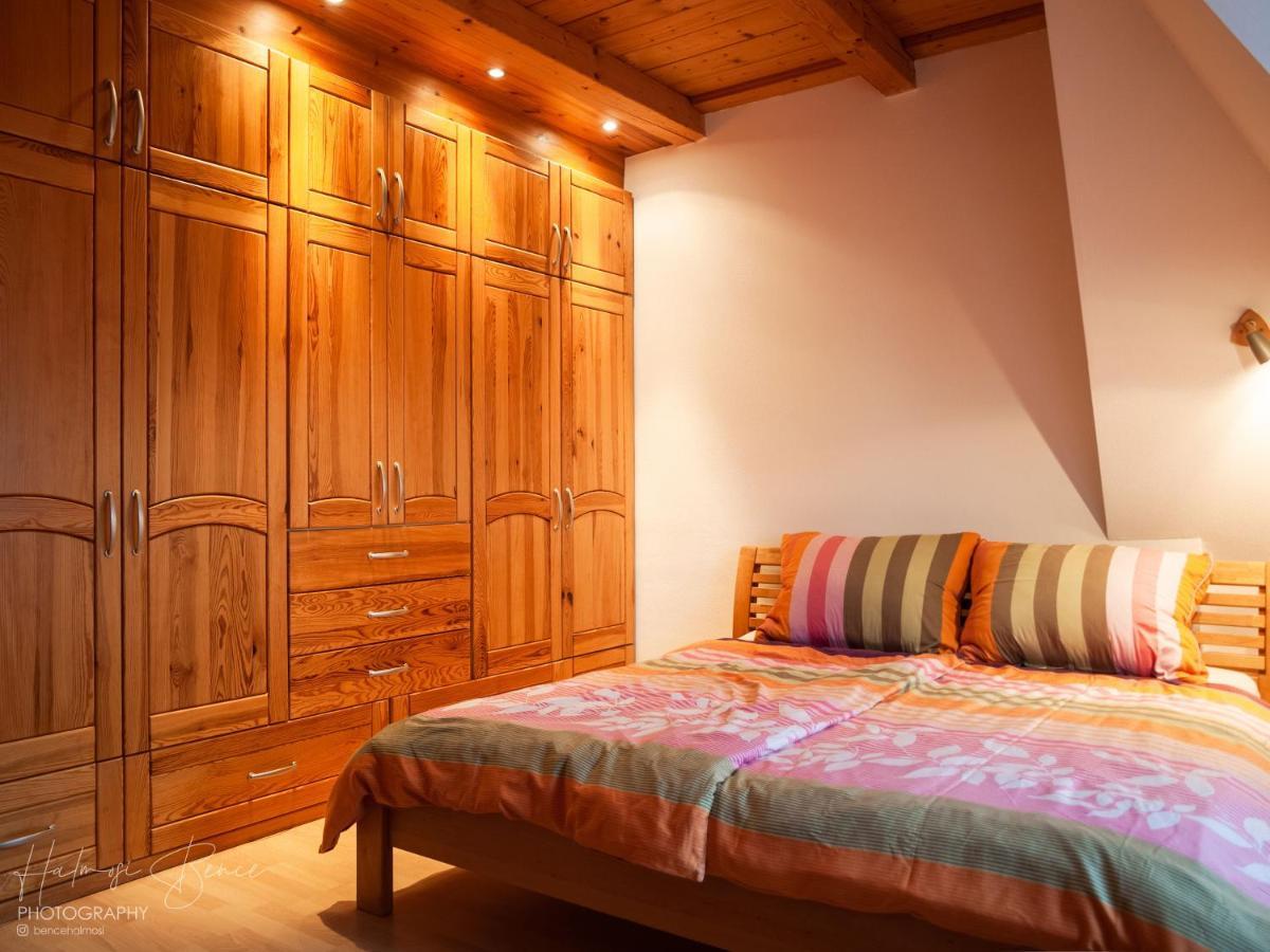 Moai Apartment *